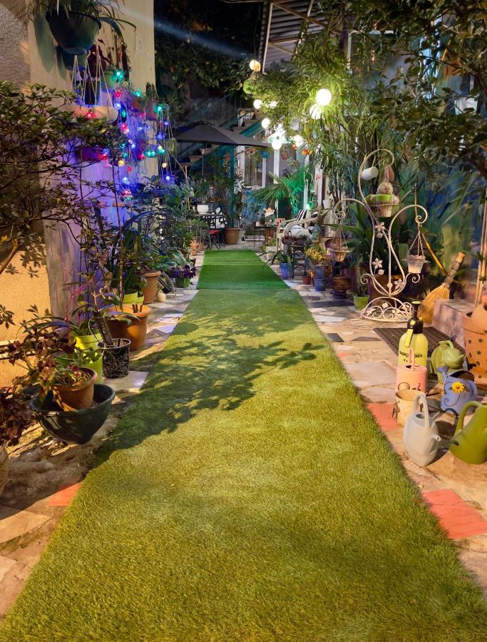 Mr Guest House Tbilisi Bagian luar foto